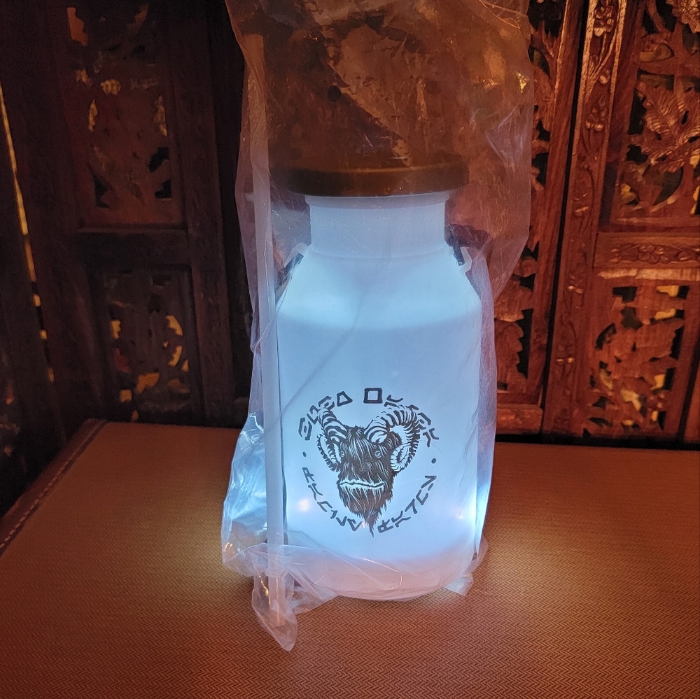 NWT Disney Star Wars Galaxy's Edge Bubo Wamba Farms Blue Milk Light Up Jug